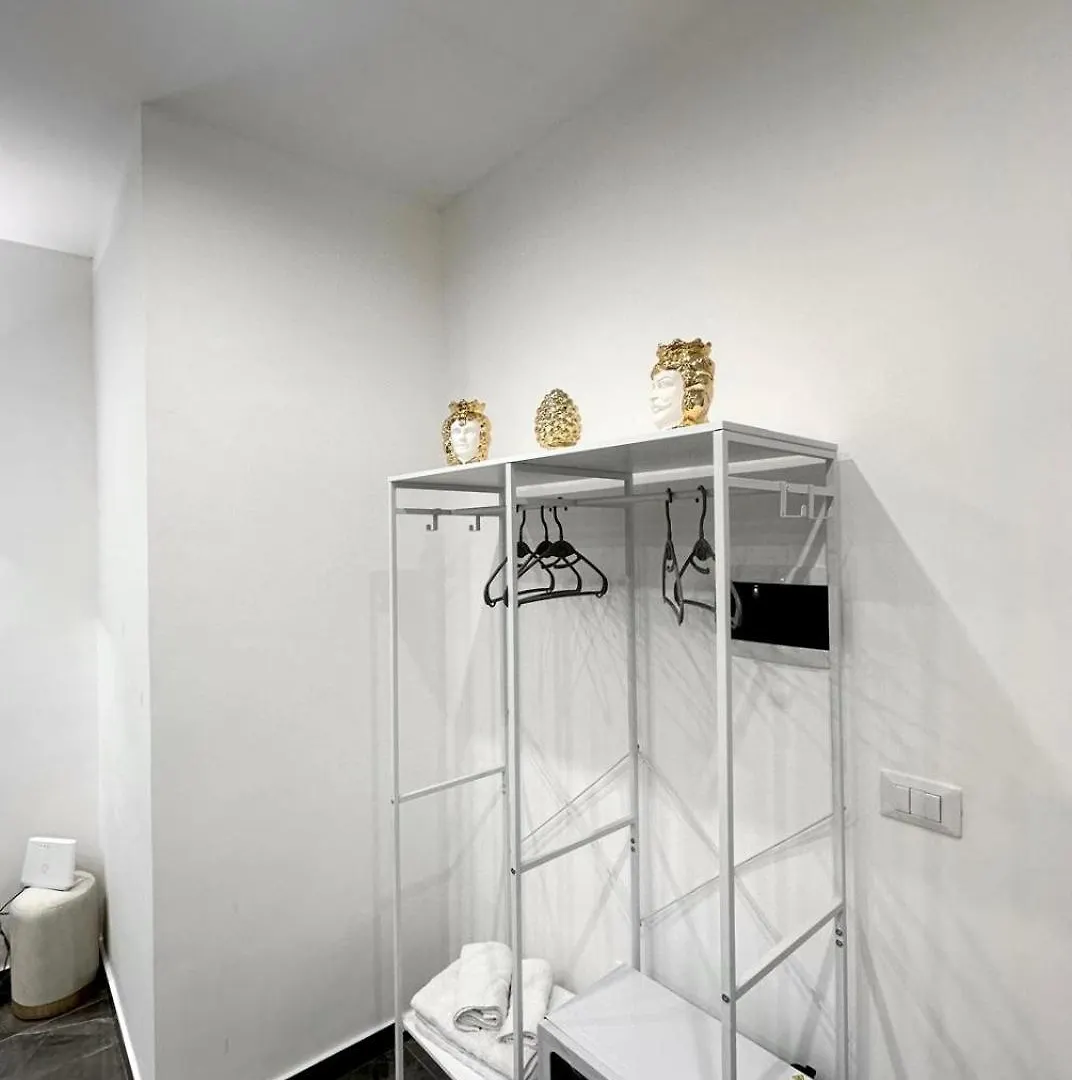 Apartment Home Mia Palermo Italy